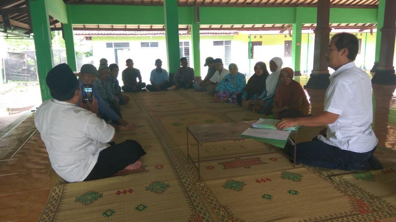 PENYERAHAN SERTIFIKAT TANAH BAGI PELAKU UMKM DI DESA PLERET