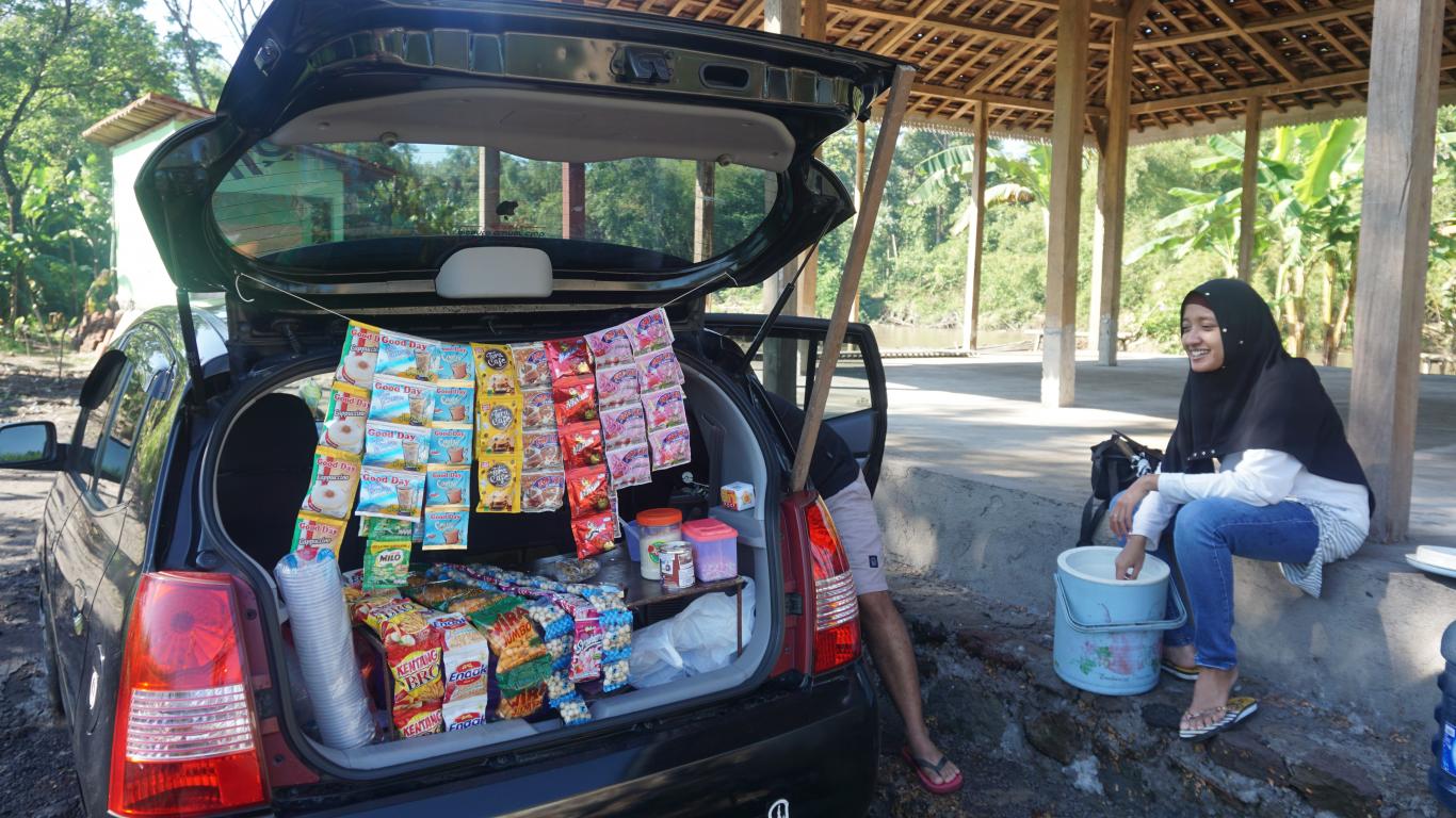 “Penjual TIBAN” raup rejeki di Kawasan Banyu Kencono