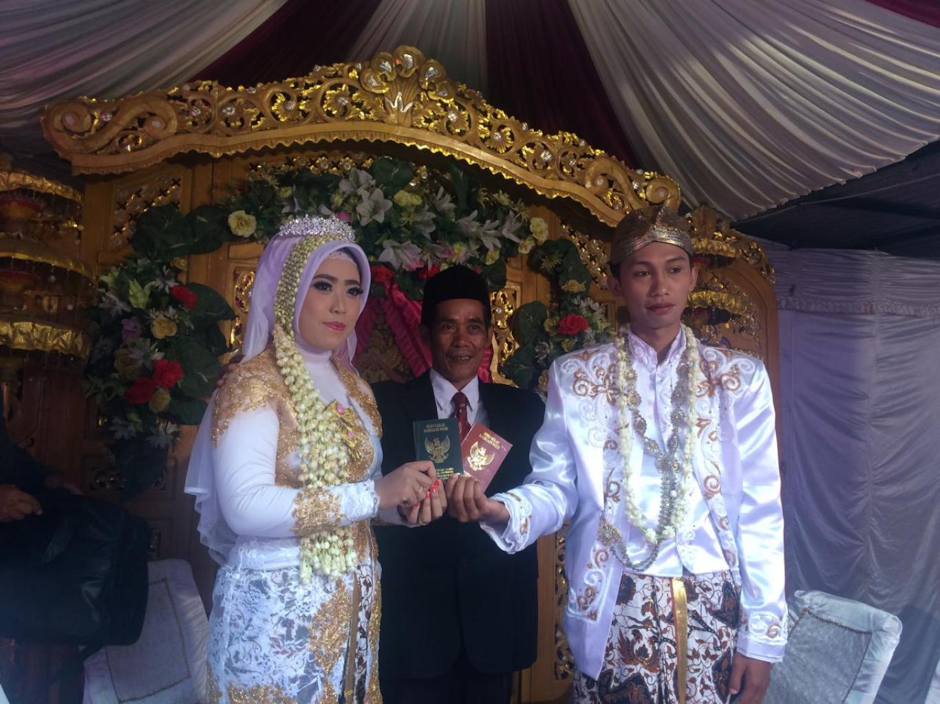 AKAD NIKAH, Staff Desa Pleret Mantu