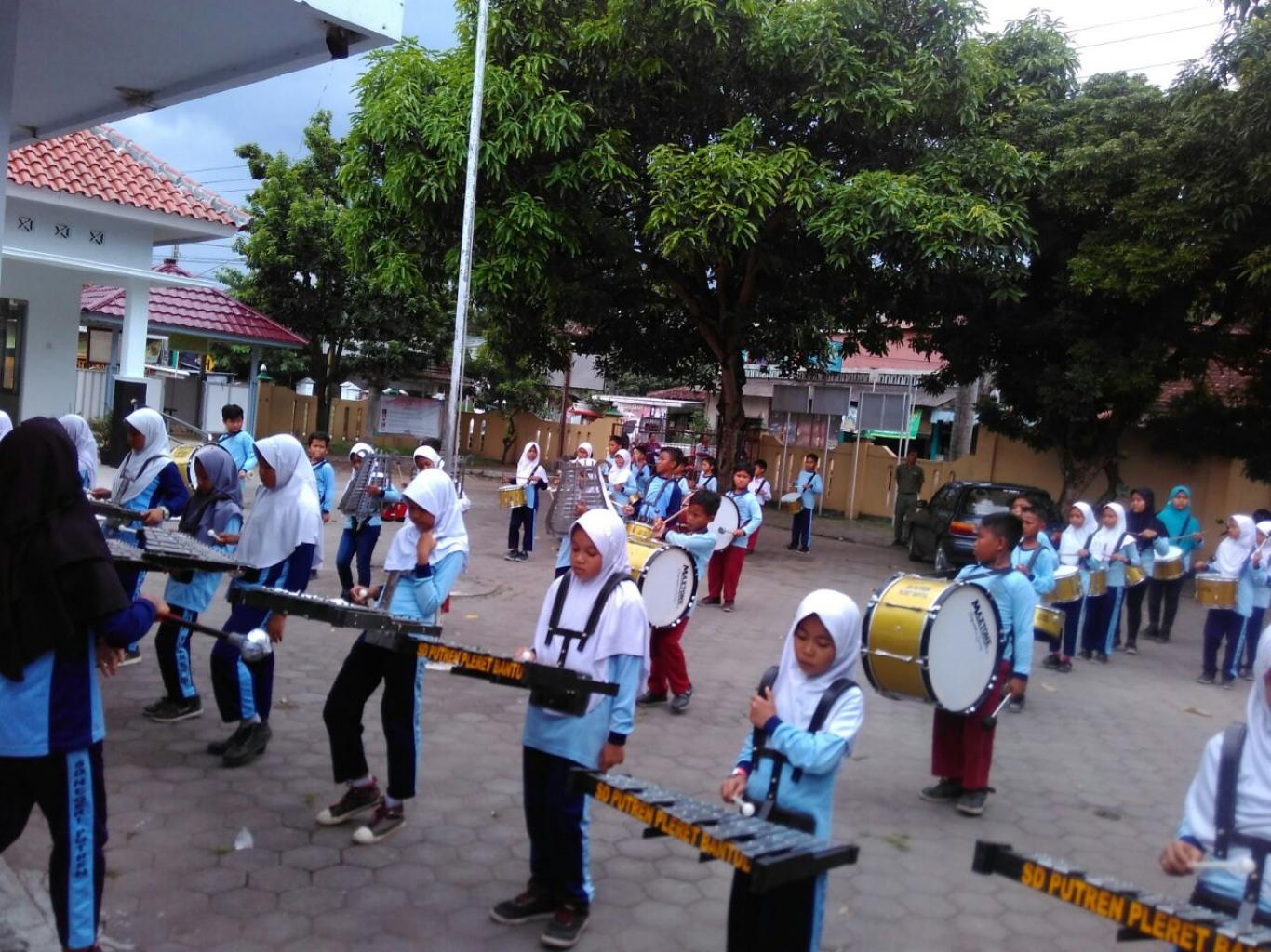 TANPA KENAL LELAH, Latihan Ekstrakurikuler Drumband