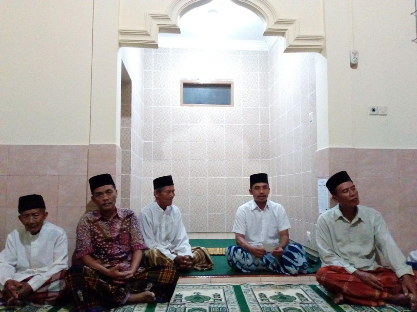 TARAWIH Hari Pertama di Musholla Amirul Ummah Keputren