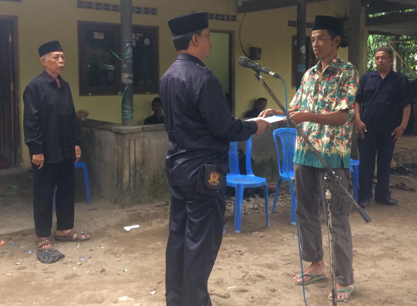 TAKZIAH ke rumah duka, LURAH DESA “Serahkan Akta Kematian”