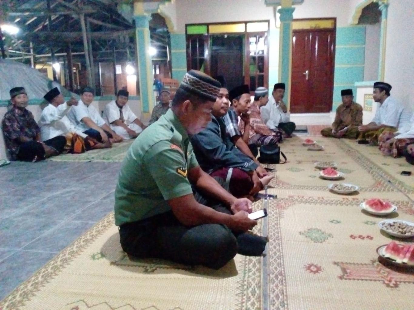 Semangkok Bakso, Hangatkan Ramah Tamah Pamong Desa Pleret di Pungkuran