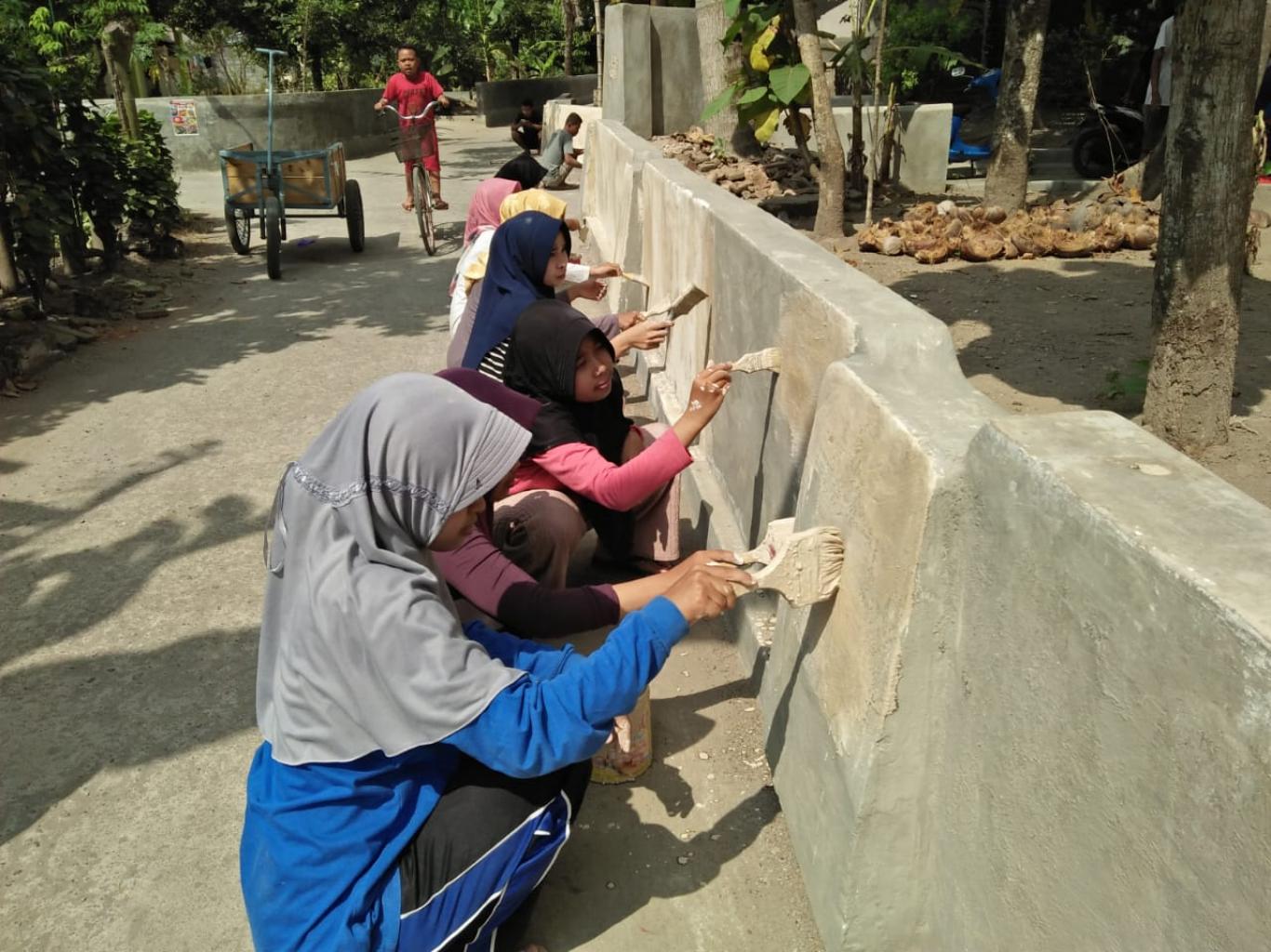 Kerja Bakti KARANG TARUNA Trayeman Sambut 17 an