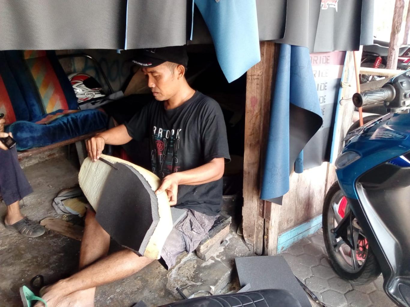 Usaha REPARASI JOK Mengikuti Perkembangan Otomotif Kawula Muda