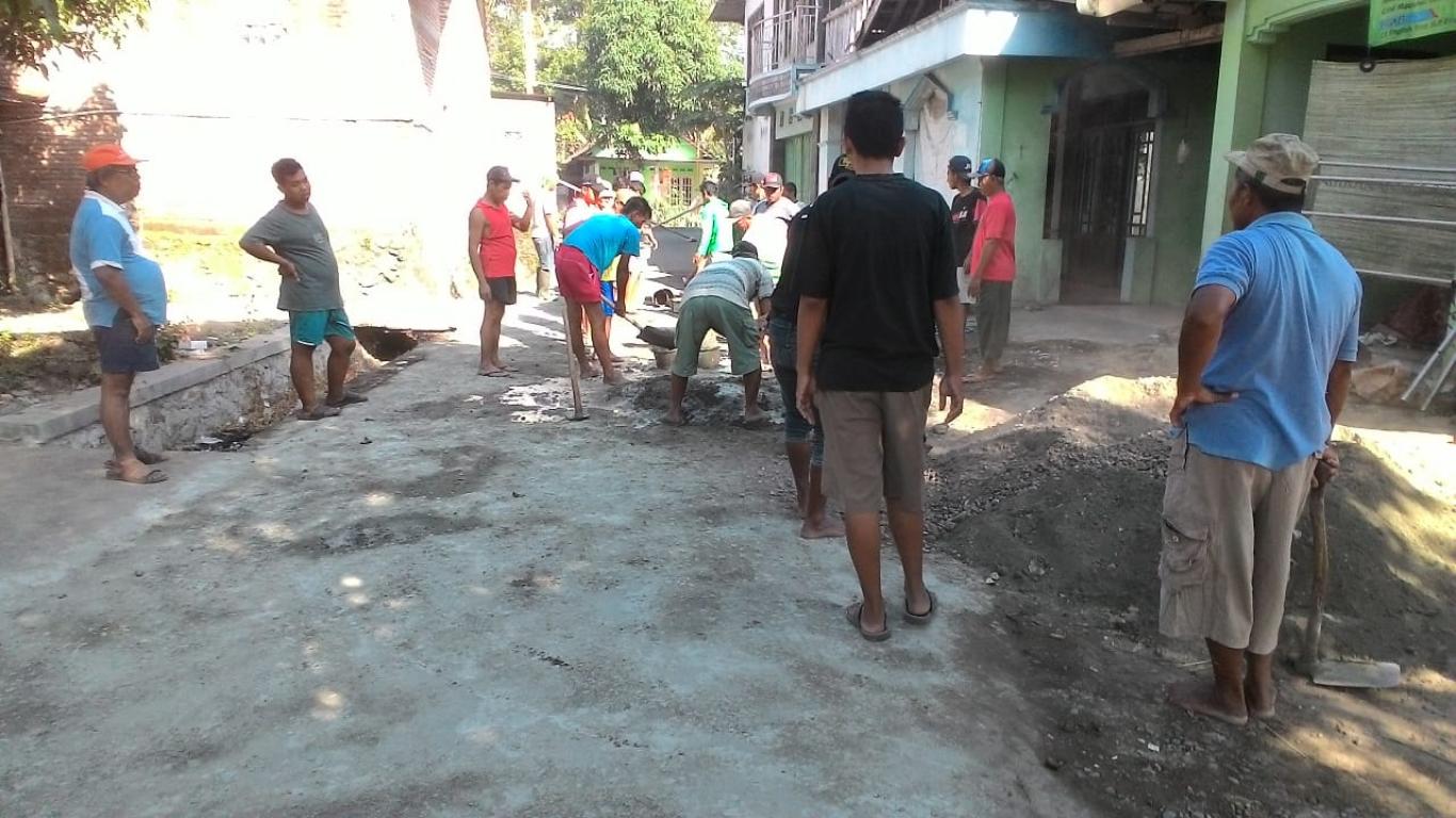 Giat Kerja Bakti Warga Kedaton