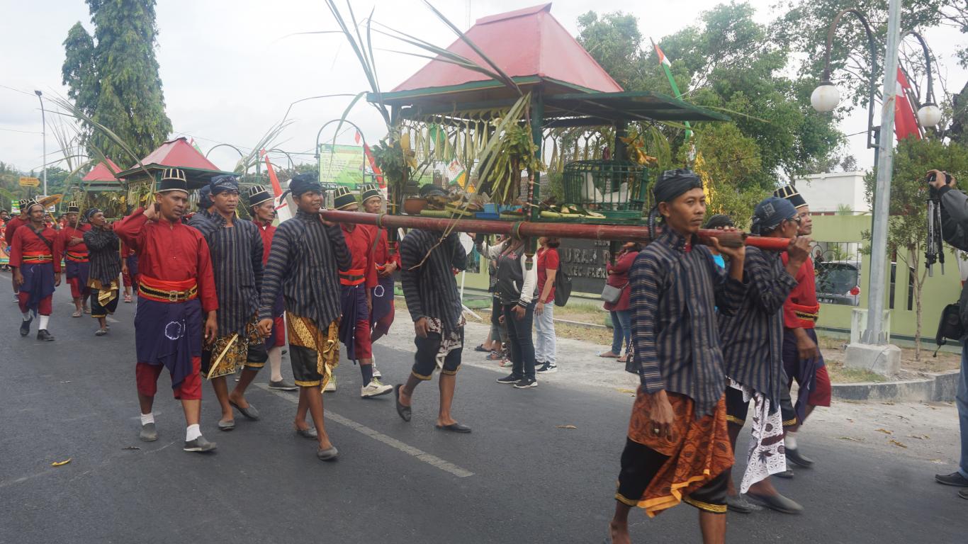 Ngarak Bekakak Mubeng Dusun Sedot Antusias Masyarakat Pleret