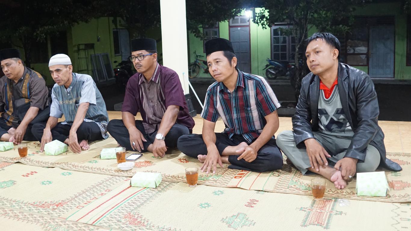 Rapat Pembentukan Panitia Pengisian Dukuh Gunungan