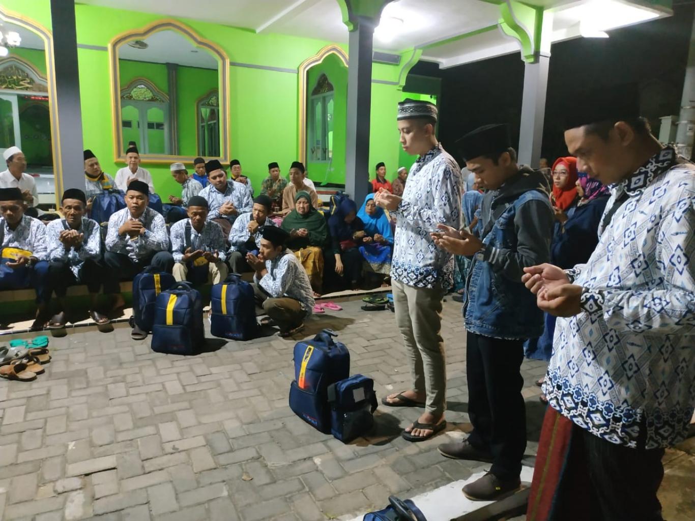 10 Penghafal Qur'an Pedukuhan Kanggotan Diberangkatkan Umroh Secara Gratis 