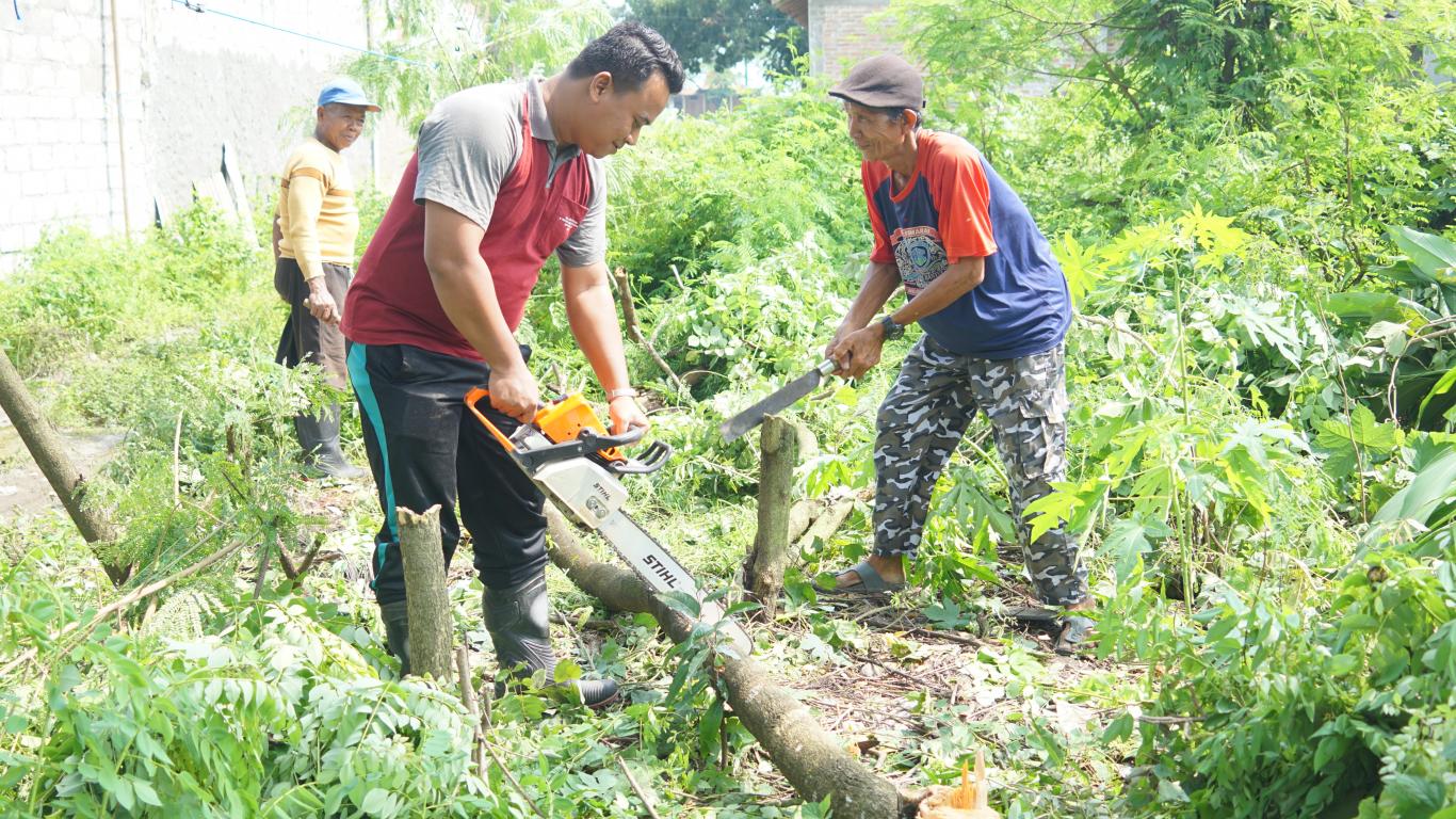 Kelompok Wanita Tani bersihkan Lahan