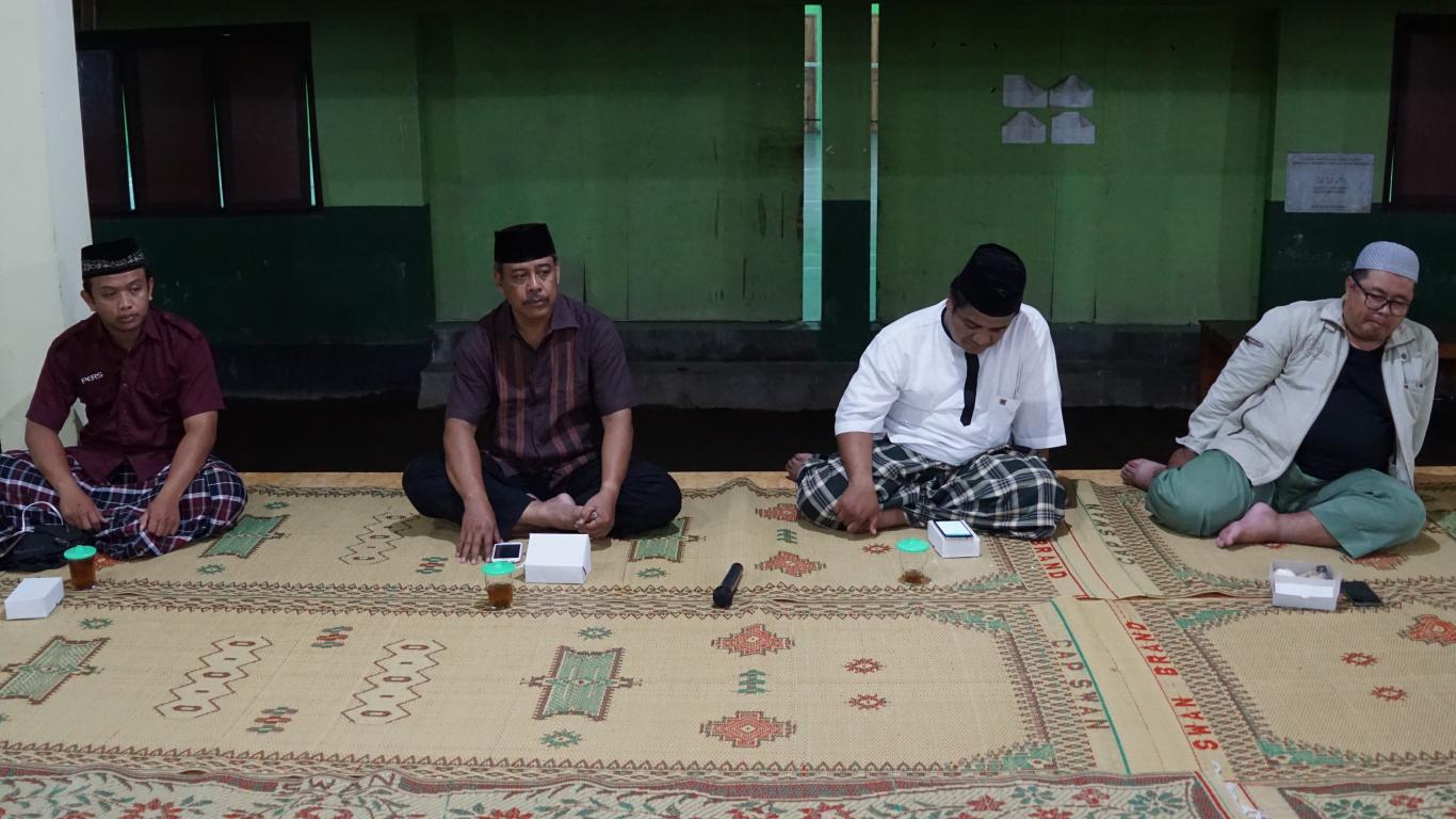 Rapat Pembentukan Panitia Pelantikan Dukuh Gunungan