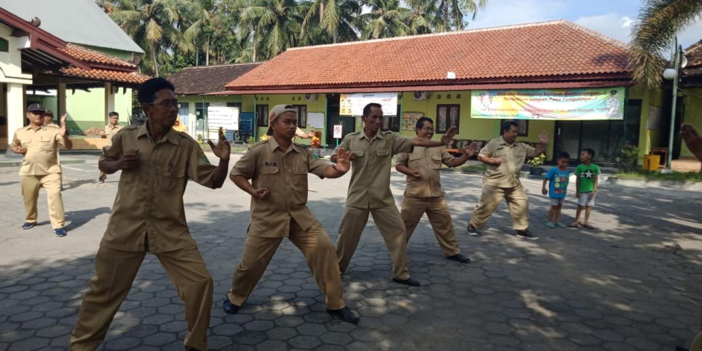 Latihan Bela Diri ala Pamong Desa Pleret