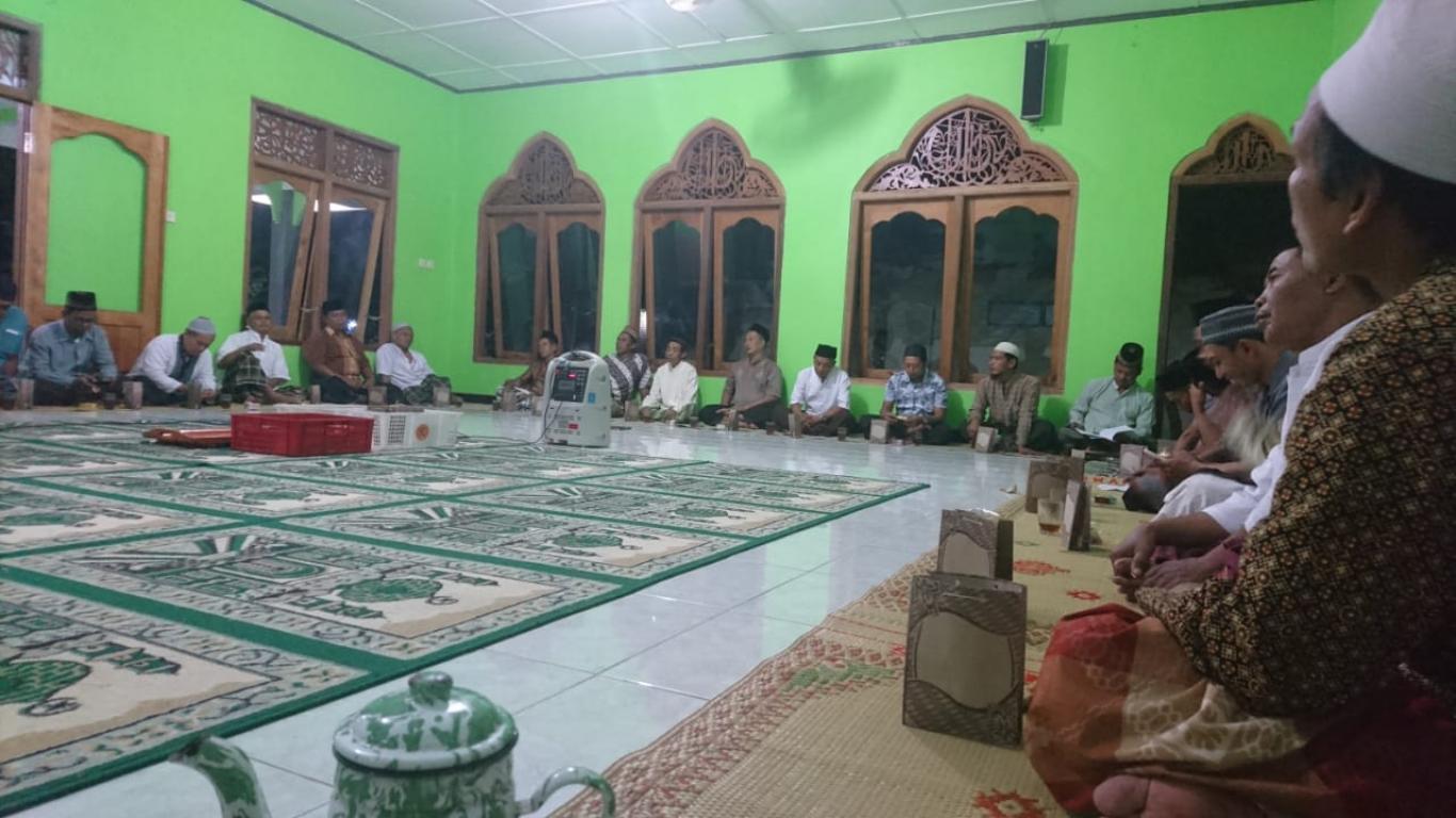 Ta'mir Masjid At Ta'awun kanggotan siap menghadapi Kegiatan Ramadhan tahun 2019