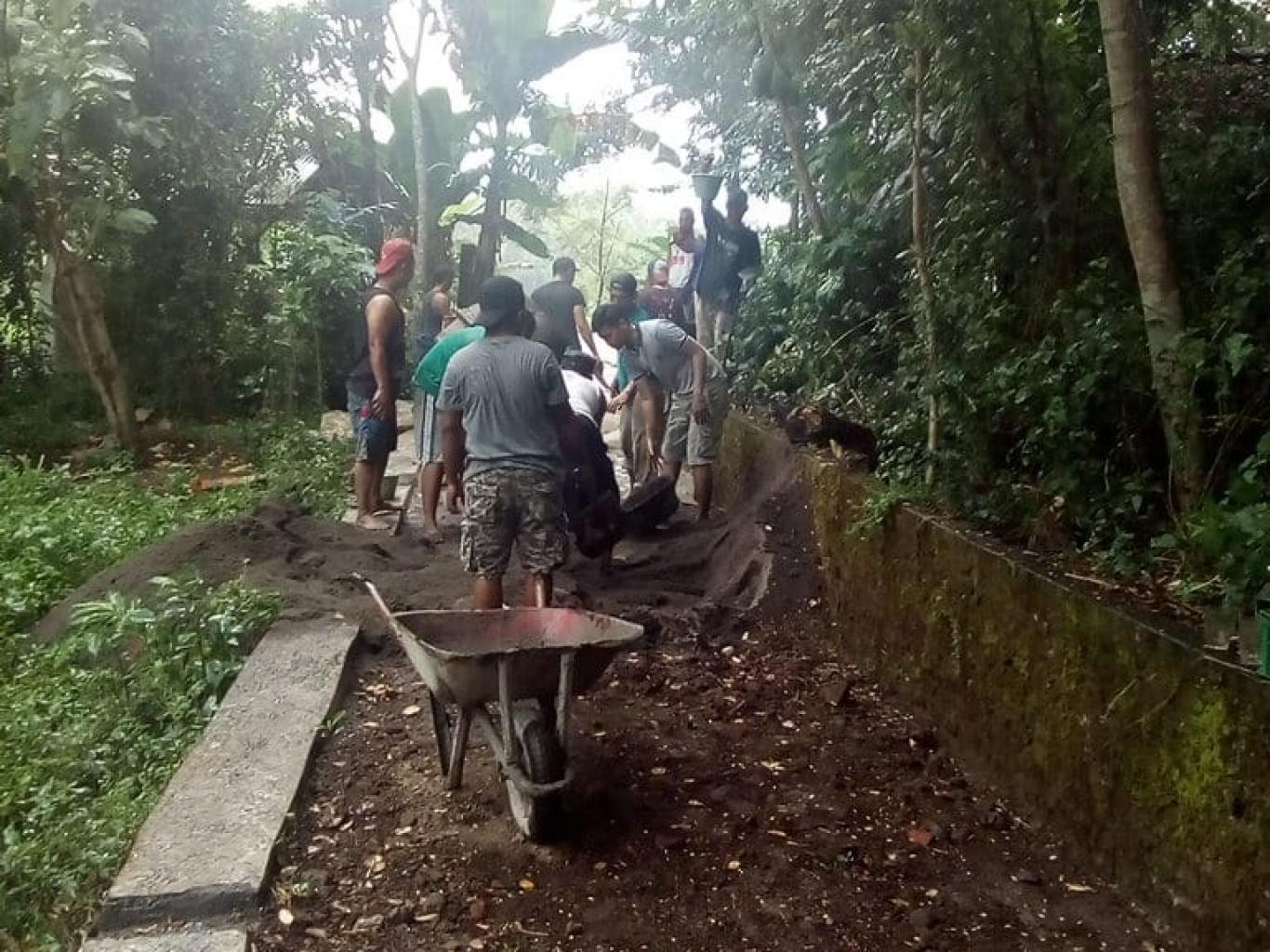 Pembangunan Corblock Jalan untuk Kemajuan Dusun Kanoman