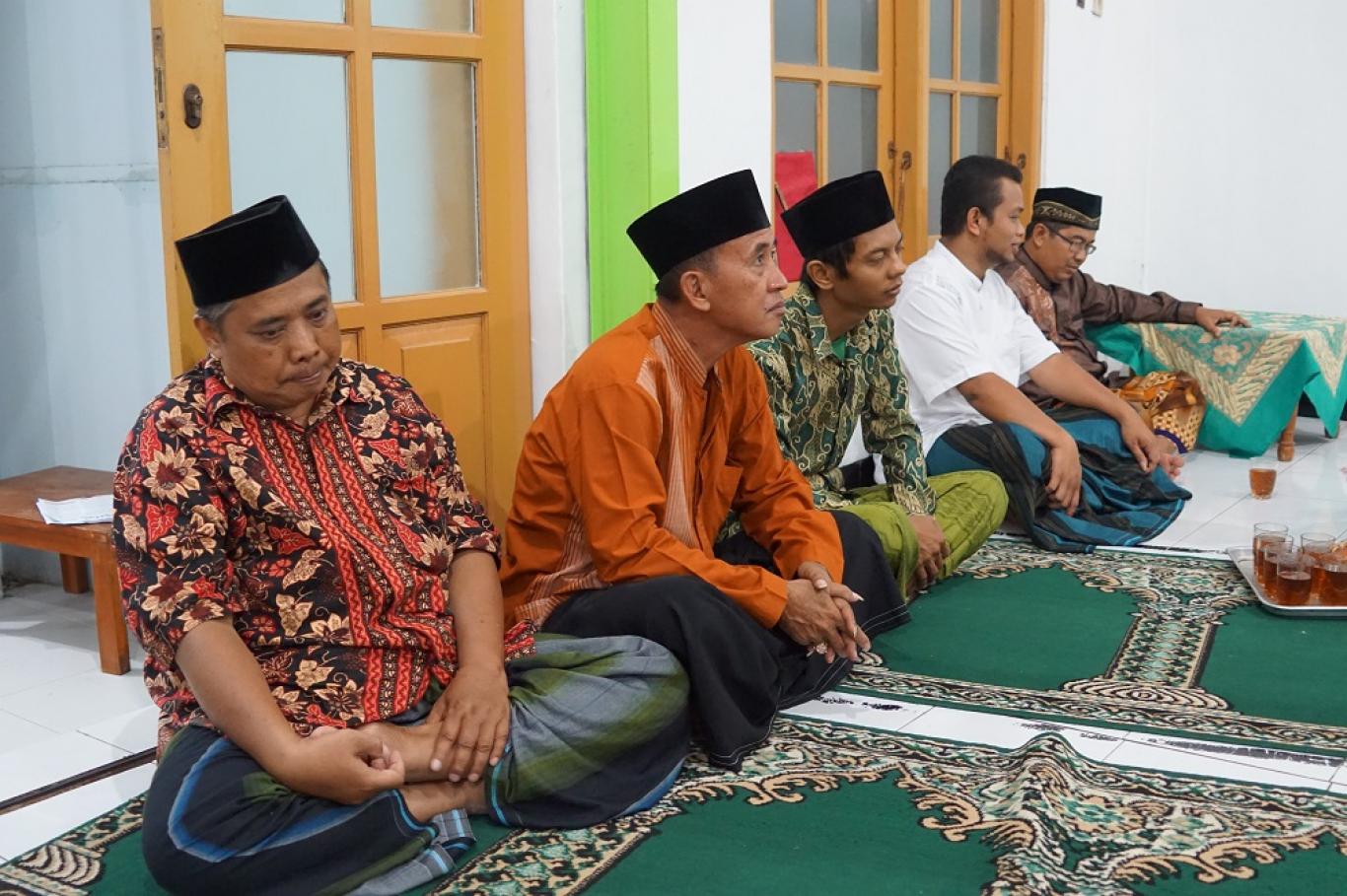 Tarawih Keliling Pamong dan BPD Desa Pleret