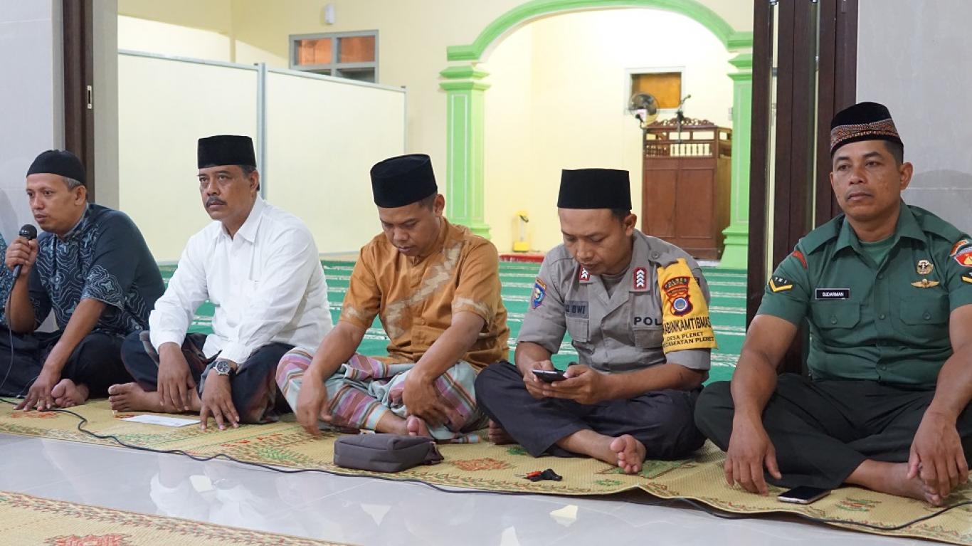 Tarawih Keliling Pamong dan BPD Desa Pleret