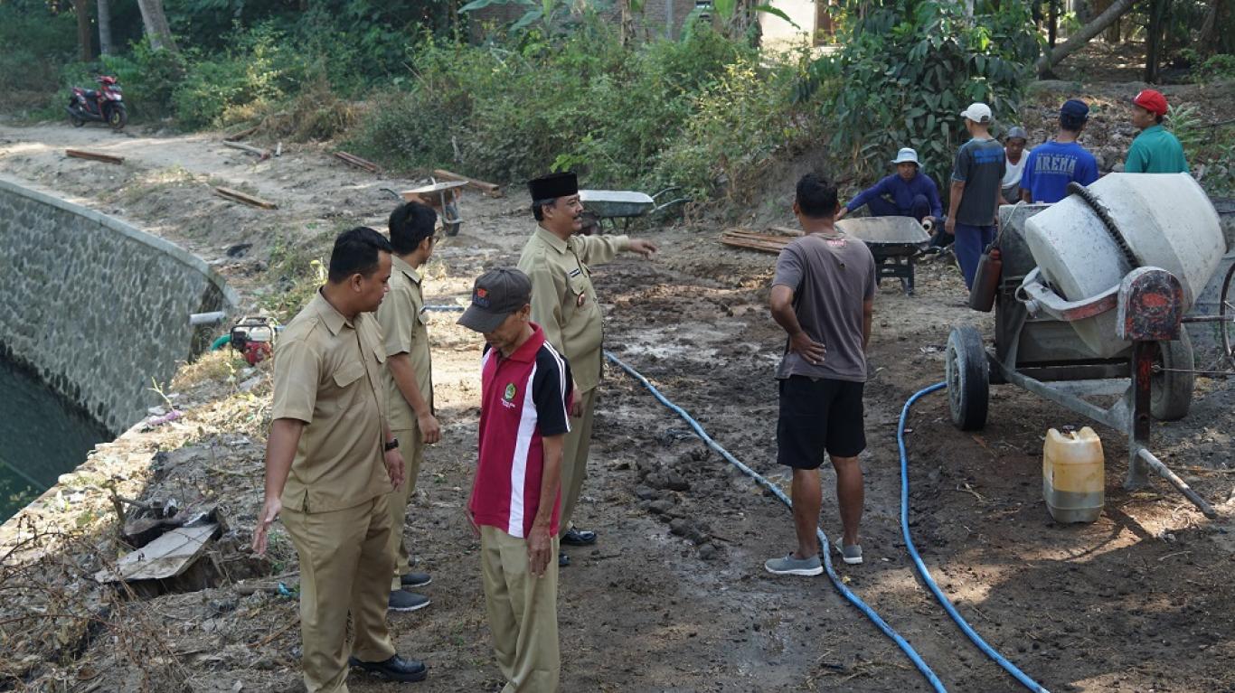 Padat Karya Pengecoran Jalan