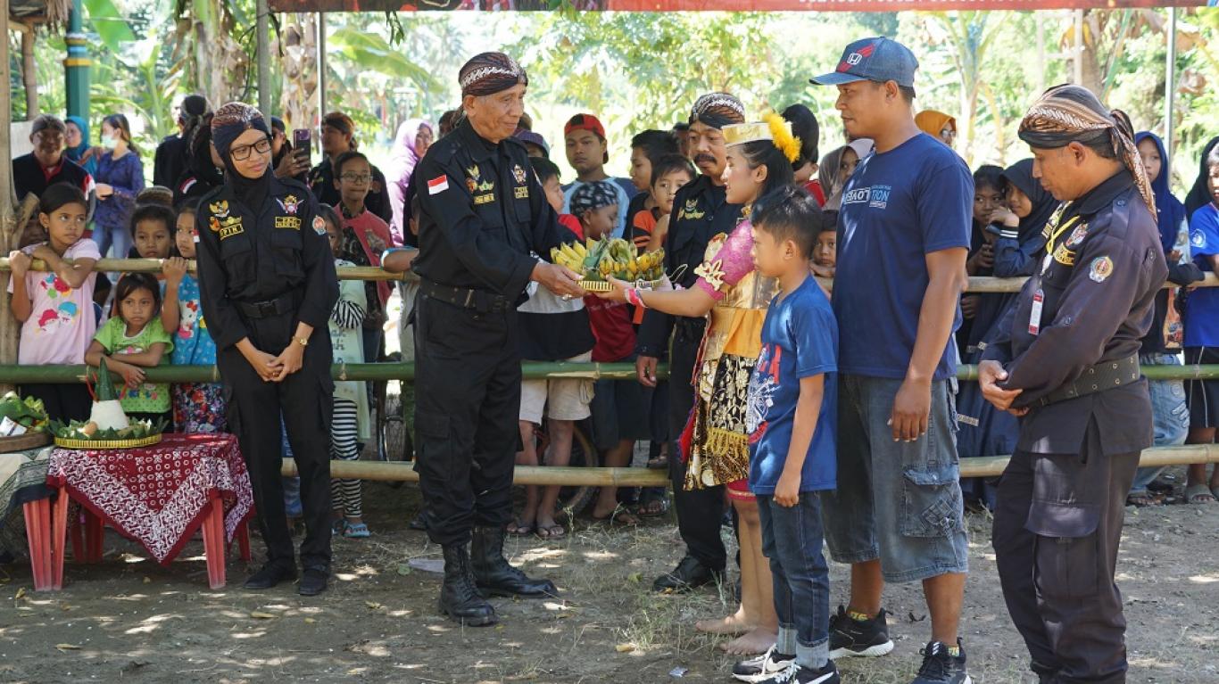 Jathilan Krido Turonggo Seto Menggelar Atraksi di Taman Edukasi Banyu Kencono