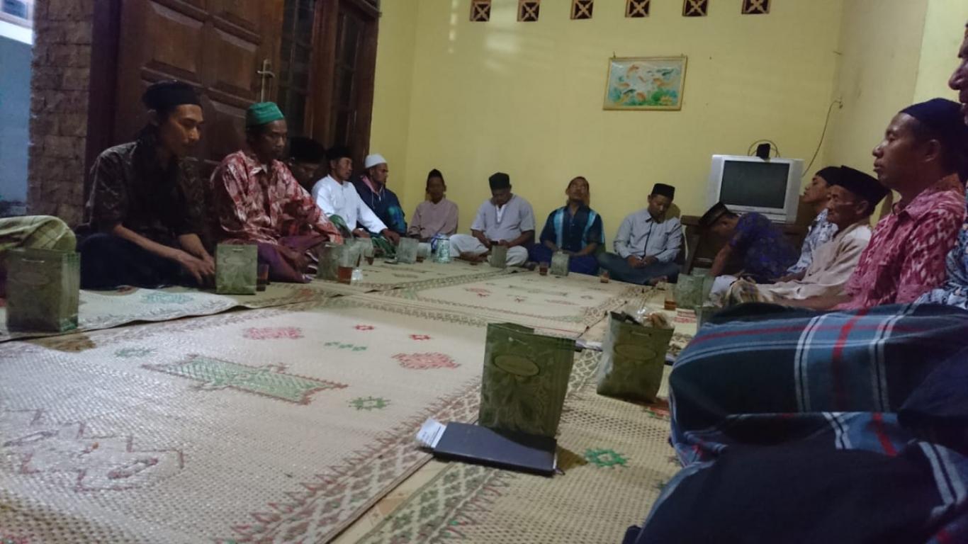 Rapat RT Menghadapi Perayaan HUT RI ke 64