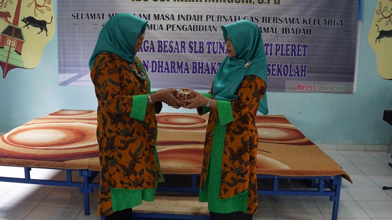 Pelepasan Guru SLB