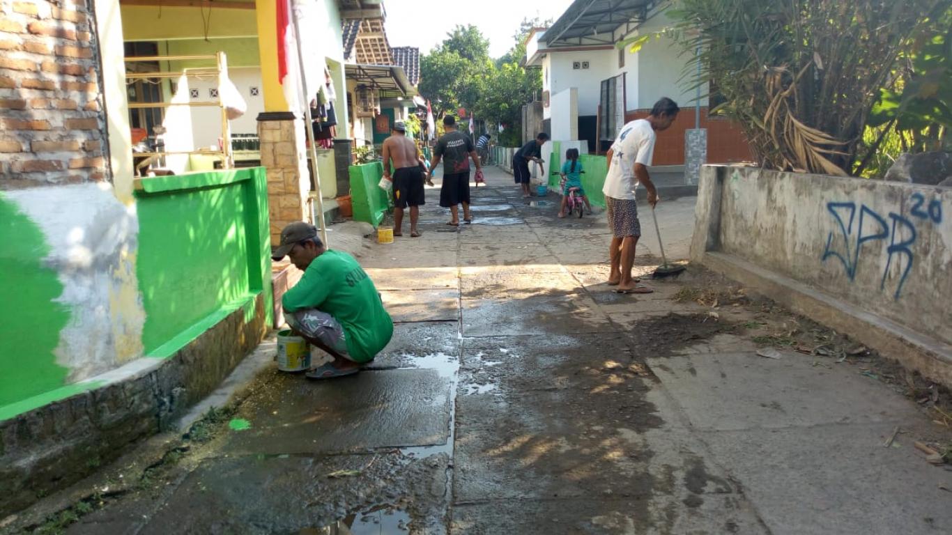 Giat Kerja Bakti Warga Kanggotan Lor Menyambut HUT RI ke-74