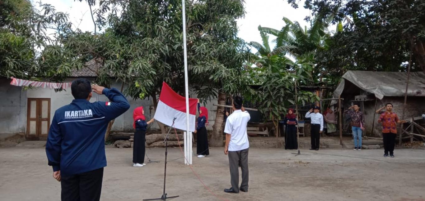 Pengibaran Sang Merah Putih Perdana di Dusun Kedaton Wetan