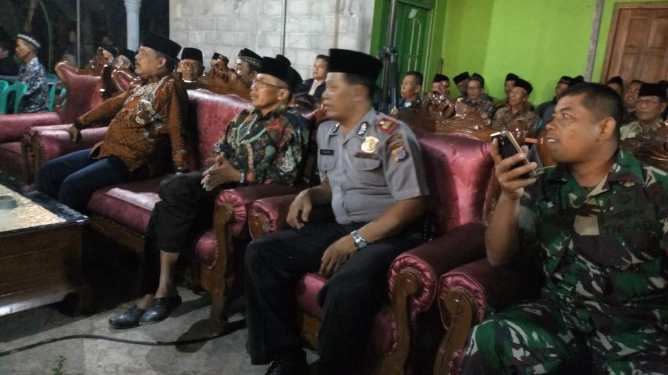 Lurah Desa Pleret Hadiri Pagelaran Wayang Kulit Ki Geter Peamuji Widodo