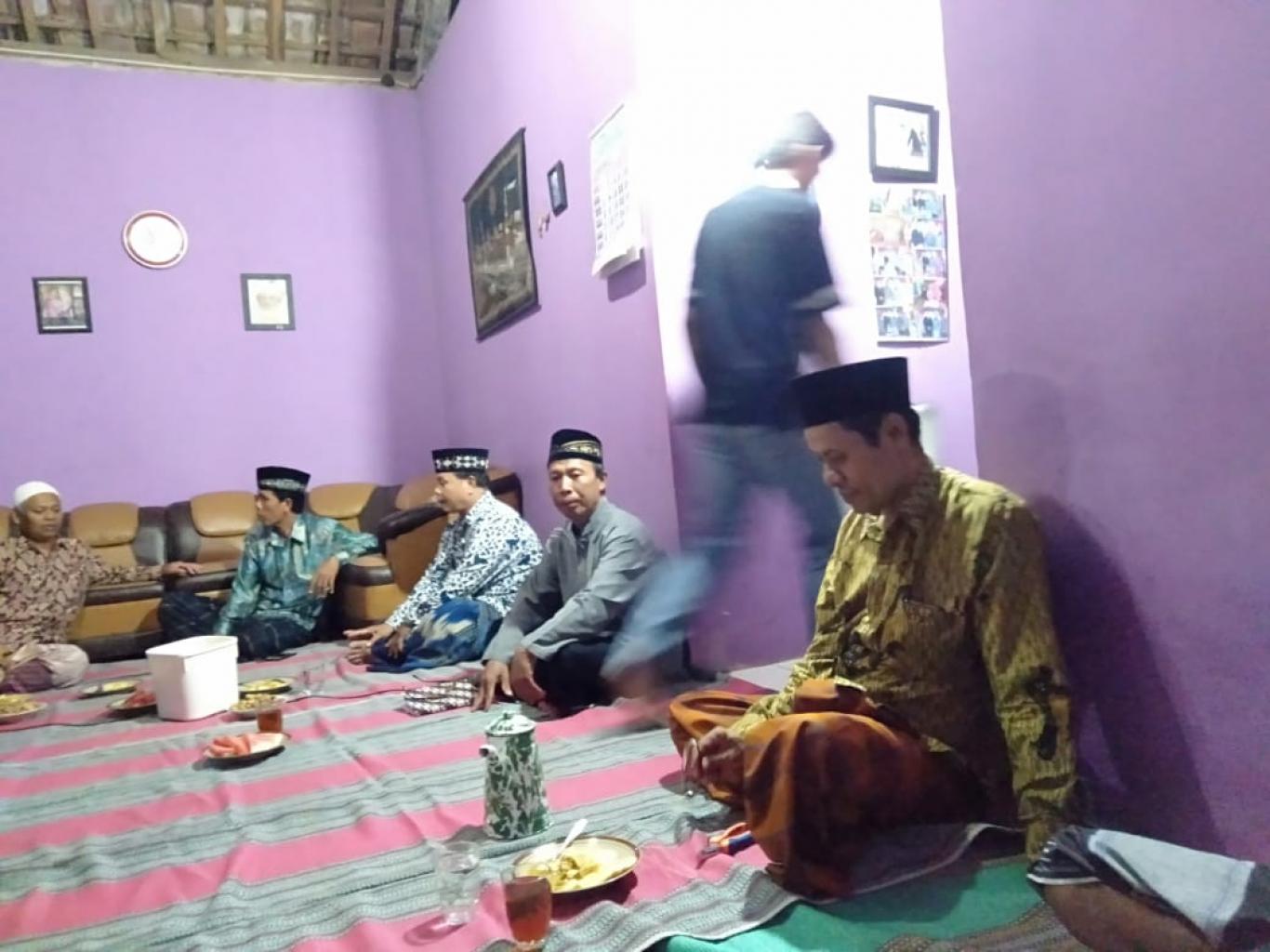 Kumpul Bareng Rembug Kemajuan RT 005 Kedaton