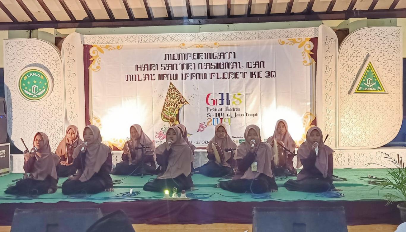 Lurah Desa Pleret Membuka Festival Hadroh se-DIY Jateng