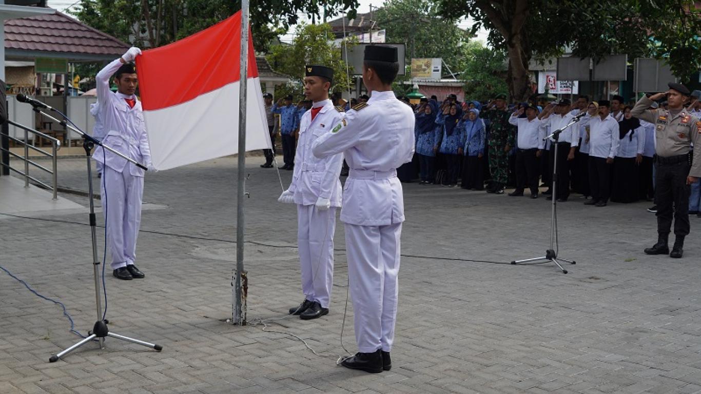 Upacara Peringatan Hari Pahlawan