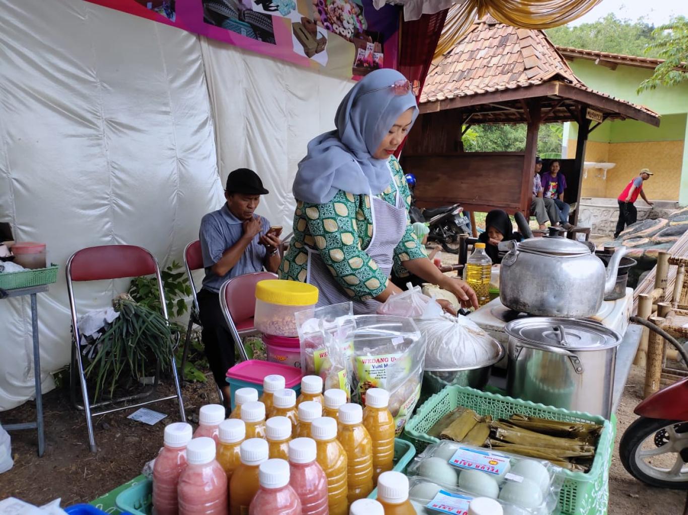 STAND UMKM Pleret, MIE LETHEK TEH YUNI jadi Favorit