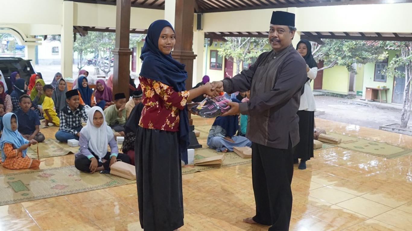 Santunan Anak Yatim Piatu