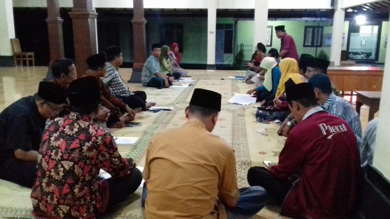 Rapat Pembahasan RAPERDES Laporan Realisasi APBDES 2019