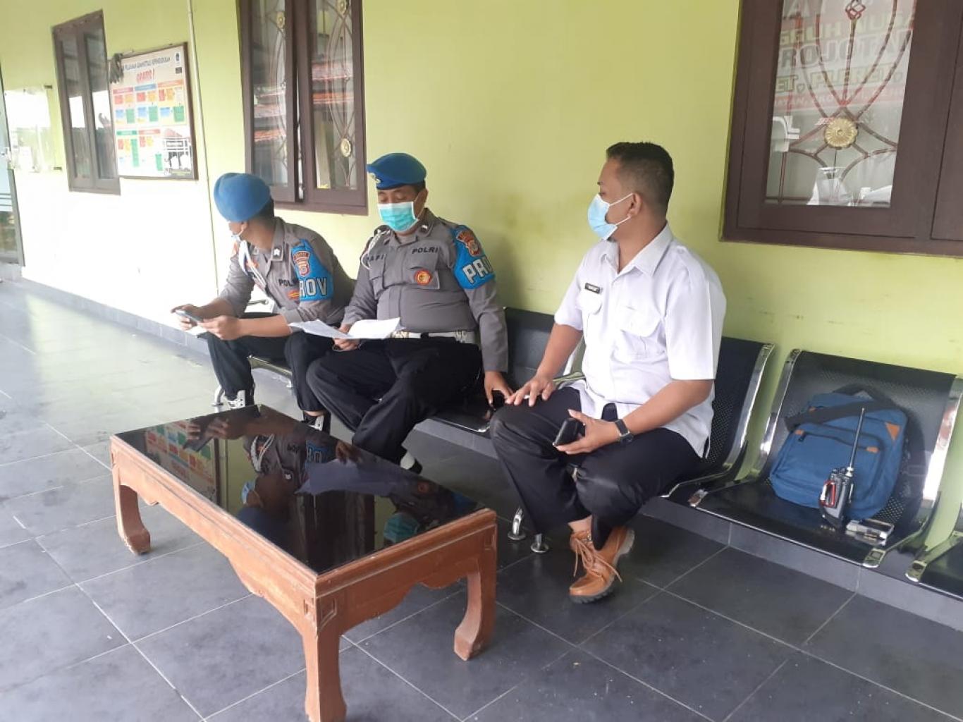 Satgas Penanganan Covid-19 Polres Bantul Cek Posko PPKM Pleret