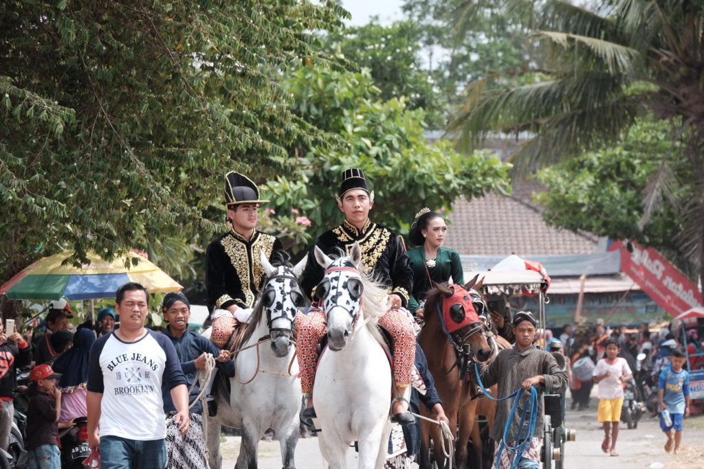 Ribuan Orang Saksikan Kirab Bedhol Projo Mataram Islam Kerta